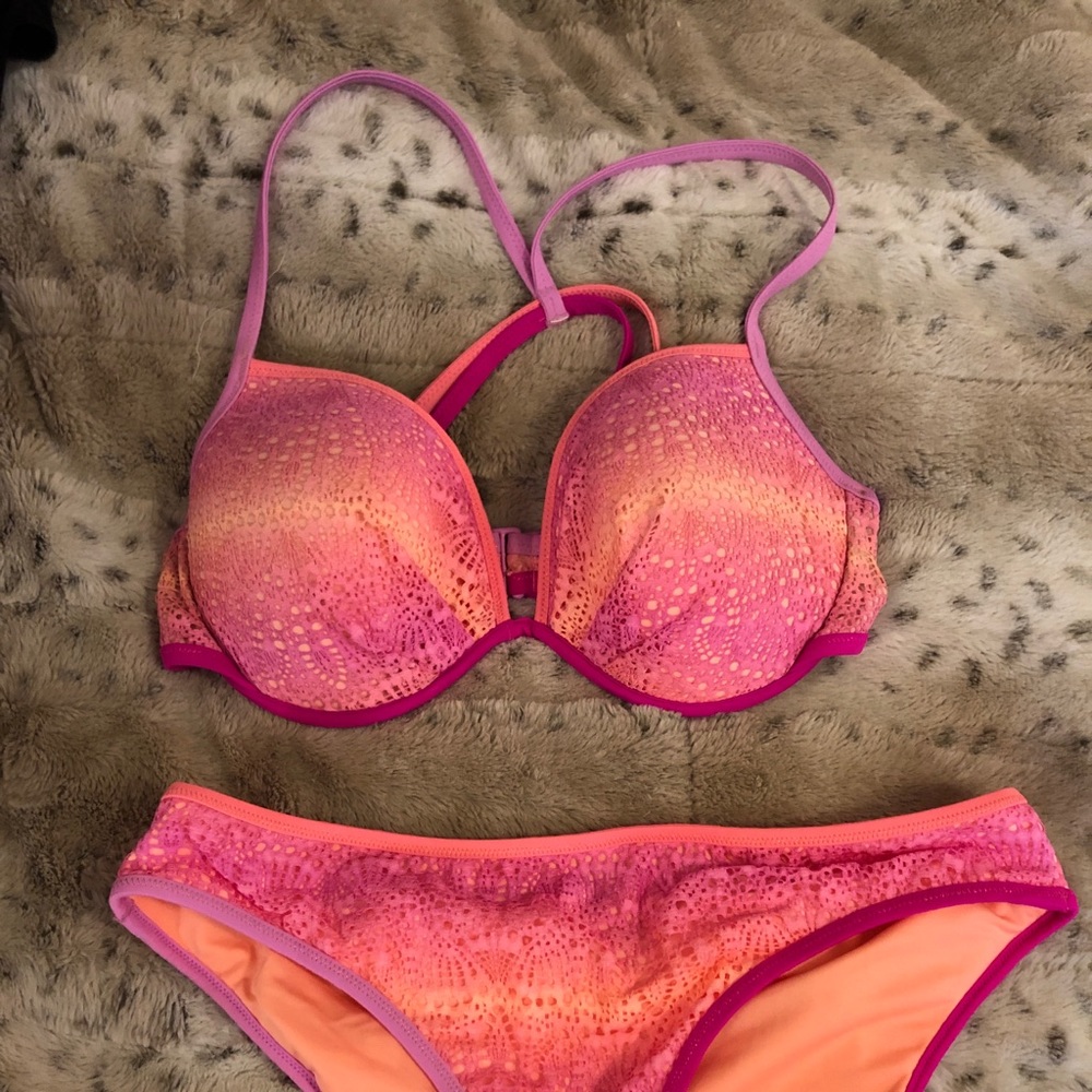 Victoria’s Secret bikini